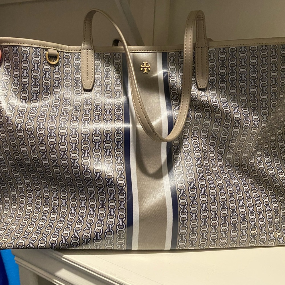 Tory Burch Patterned Navy and Gray Tote